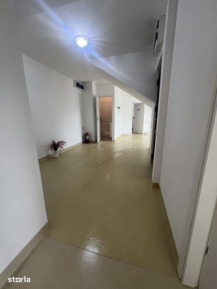 Apartament cu 5 camere în Vitan