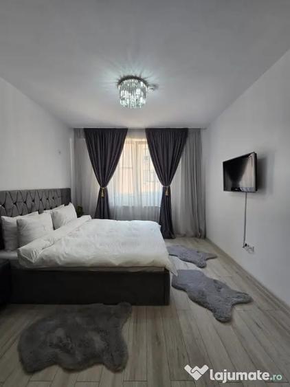 Apartament cu 2 camere decomandat în Roșu