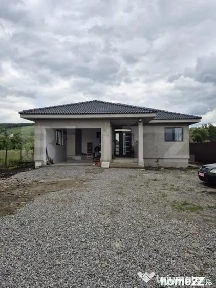 Casă cu 4 camere cu Teren 1399 Mp în Ernei