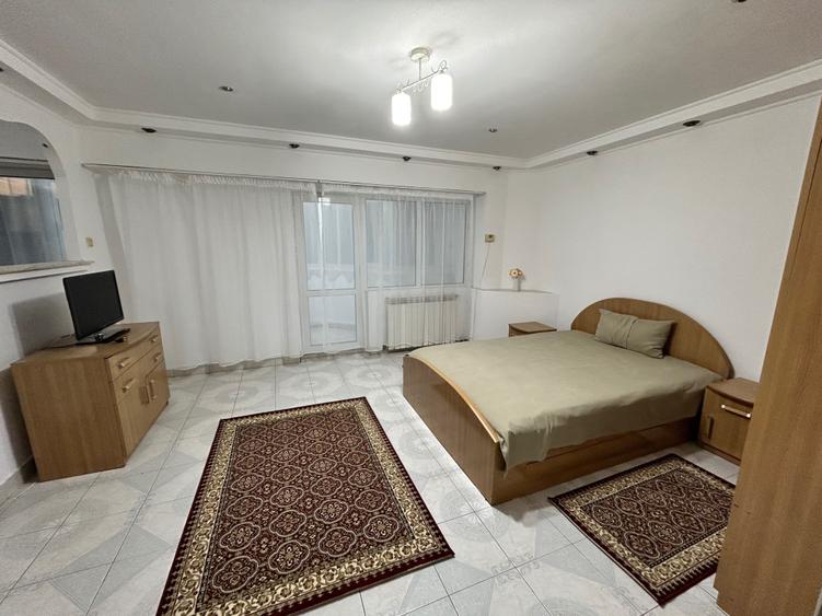 Inchiriez apartament -Nicolina - 1