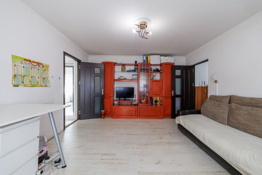 Apartament cu 2 camere semidecomandat în Prundu
