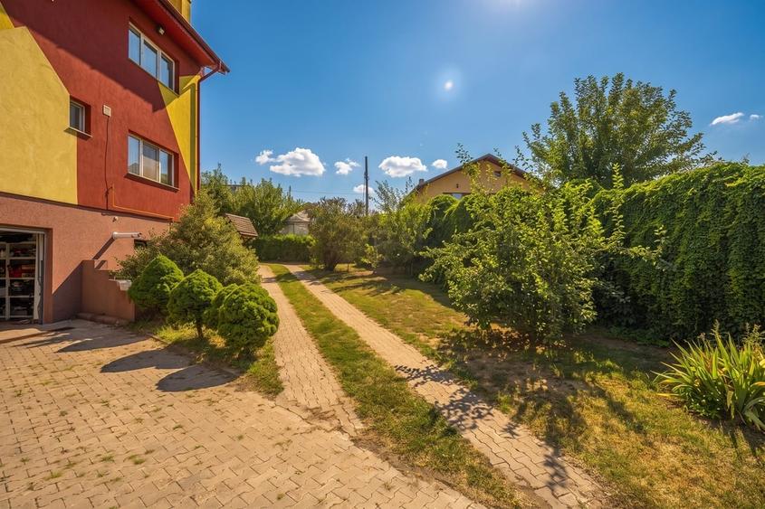 Casă cu 6 camere cu Teren 1576 Mp în Fundeni