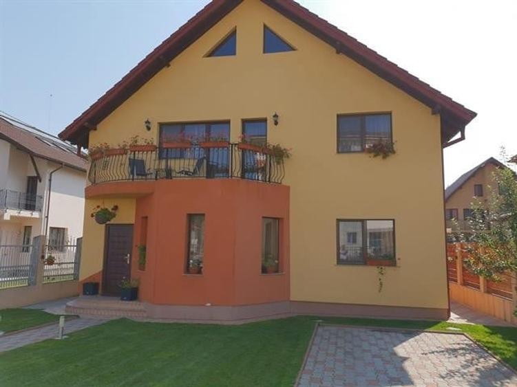 Casă cu 4 camere cu Teren 400 Mp în Găvana