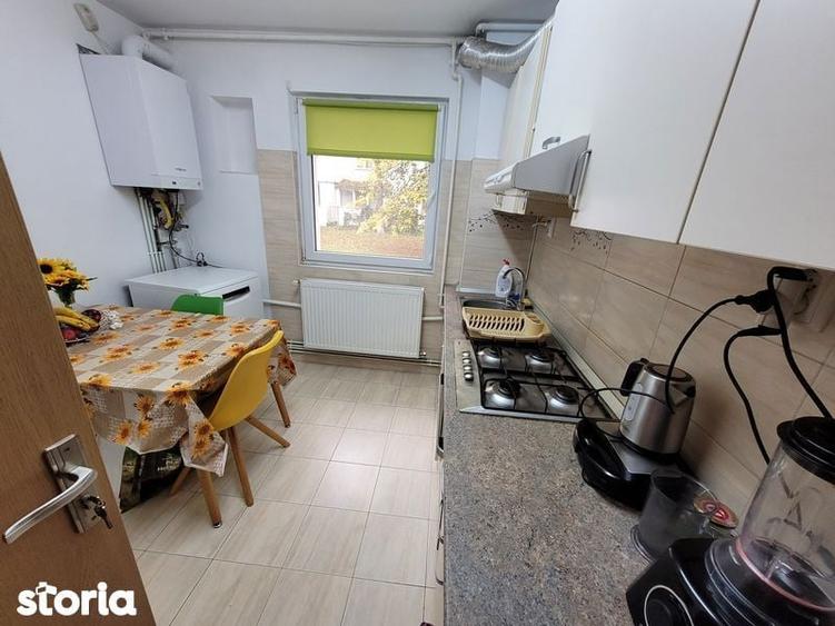Apartament cu 3 camere semidecomandat în Mărăști