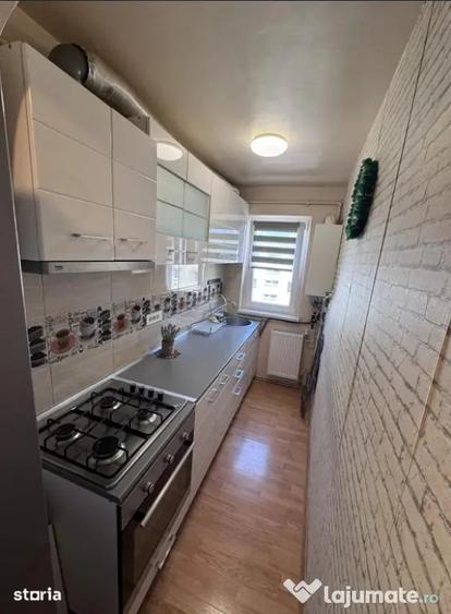 Apartament cu 2 camere semidecomandat în Florilor