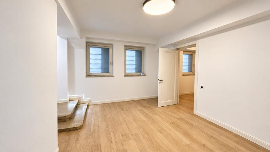 Apartament cu 3 camere în Calea Victoriei