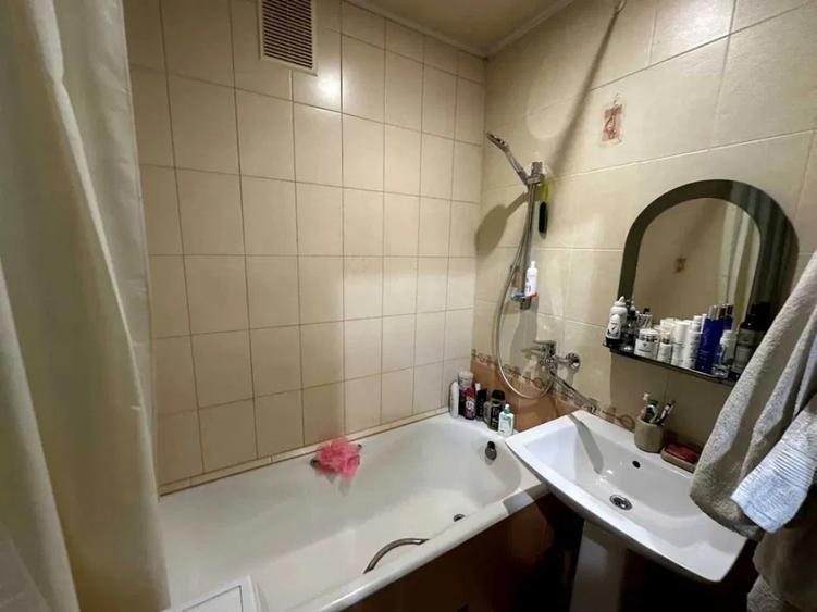 Apartament cu 2 camere decomandat în Basarab