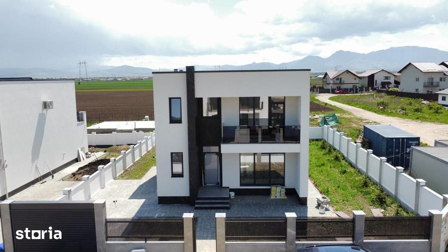 Casă cu 4 camere cu Teren 636 Mp în Astra