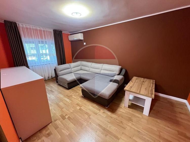 Apartament cu 2 camere decomandat, mobilat în Central