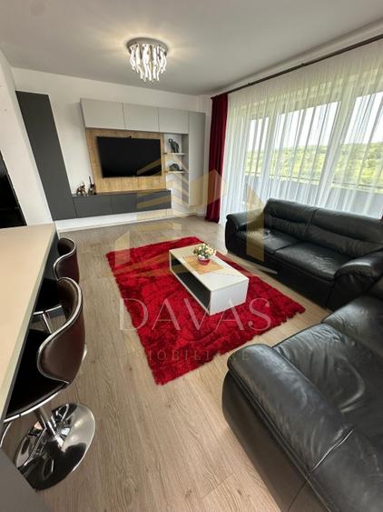 Apartament cu 3 camere semidecomandat, mobilat în Sopor