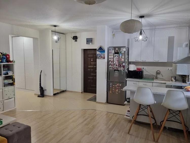 Apartament cu 2 camere decomandat în Berceni