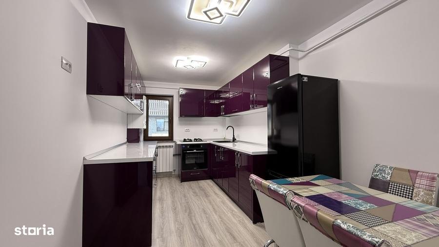 Apartament cu 4 camere decomandat în Central