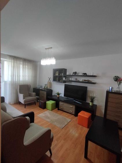 Apartament cu 3 camere decomandat în Valea Oltului