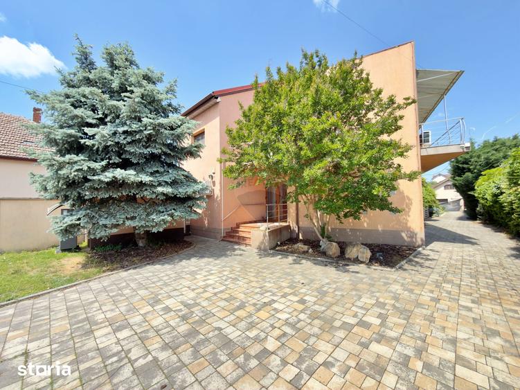 Casă cu 5 camere cu Teren 781 Mp în Gai