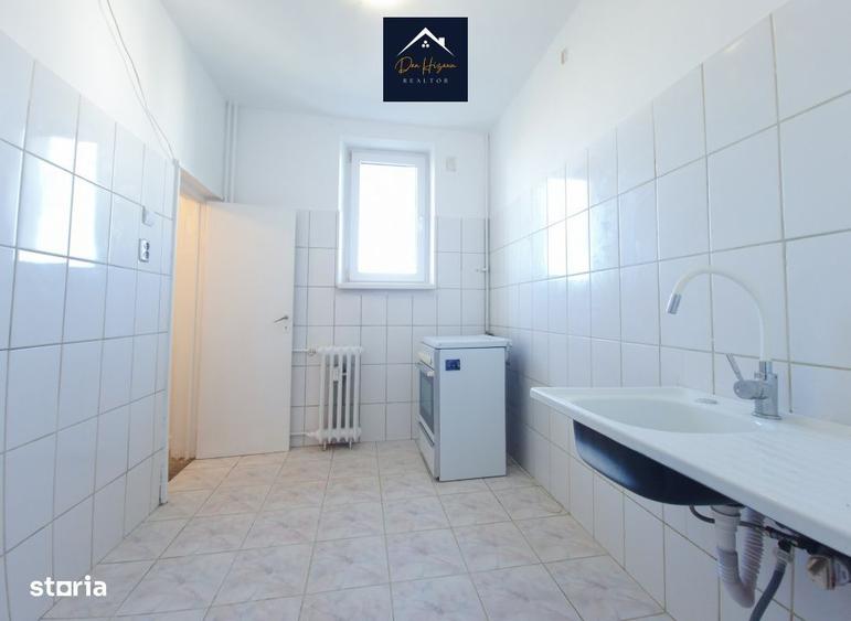 Apartament cu 3 camere decomandat în Sud