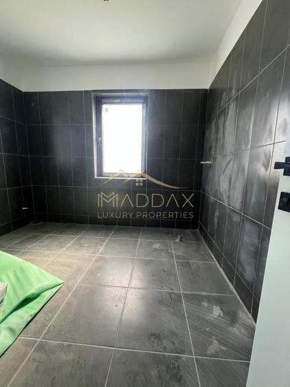 Casă individuală cu 4 camere cu Canalizare în Dimieni