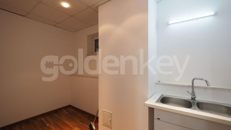 Apartament cu 7 camere decomandat în Aviatorilor
