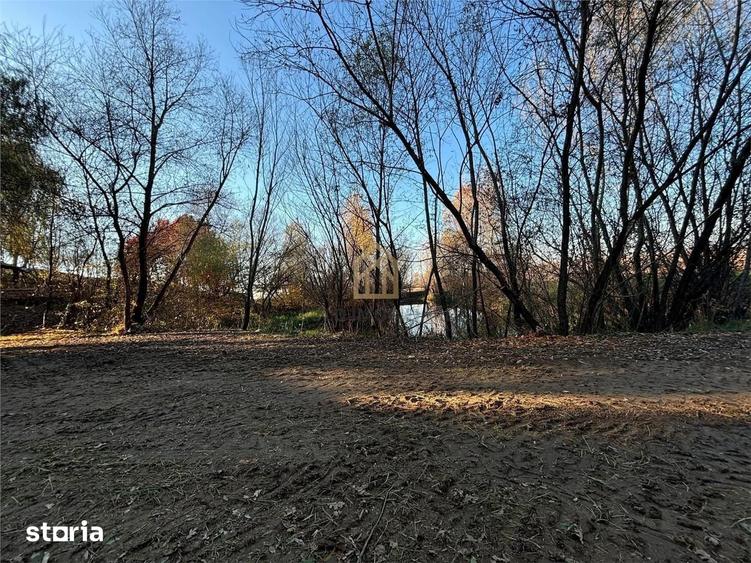 Teren de 10000 mp, în Recea