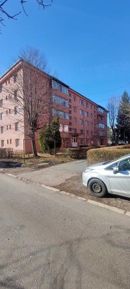 Apartament cu 2 camere semidecomandat în Petros