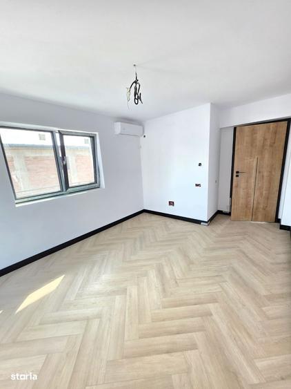 Casă cu 4 camere cu Teren 500 Mp în Central