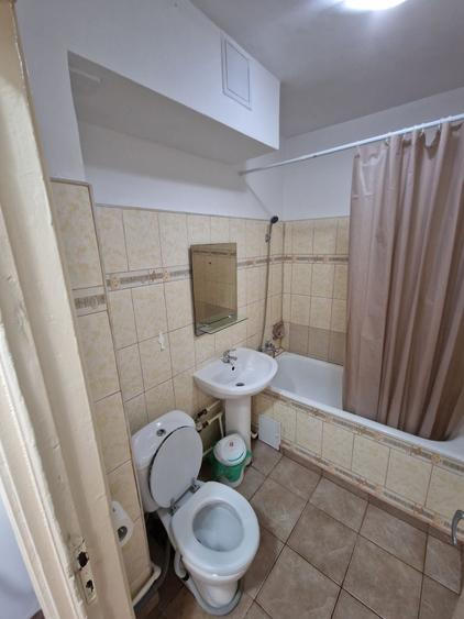 Apartament cu 2 camere semidecomandat în Calea Galați