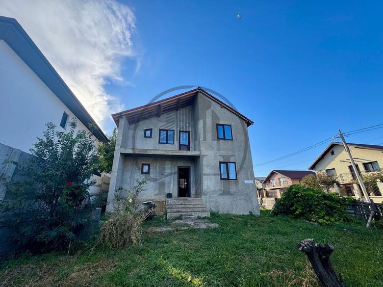 Casă individuală cu 5 camere cu Canalizare în Agigea