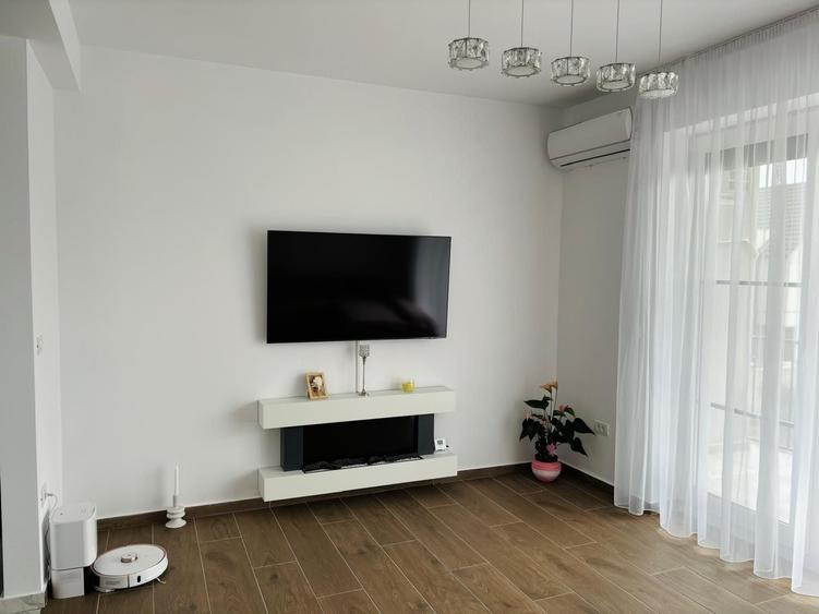 Apartament cu 2 camere semidecomandat în Giroc