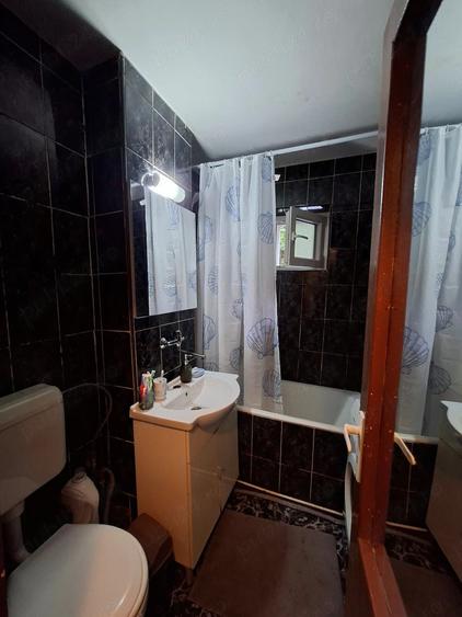 Apartament cu 3 camere decomandat în Tudor