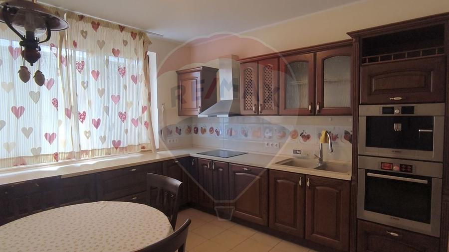 Casă de vanzare - 10