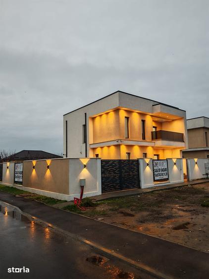 Casă cu 4 camere cu Teren 241 Mp în Chercea