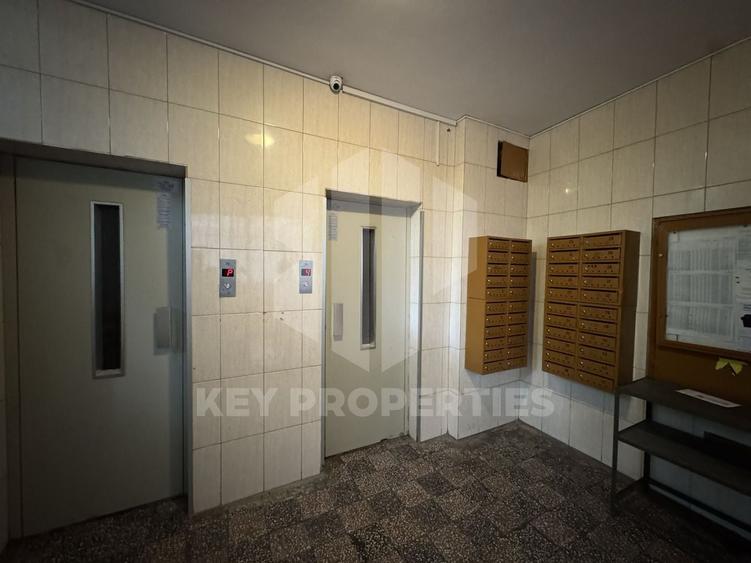 Apartament cu 4 camere decomandat în Pantelimon