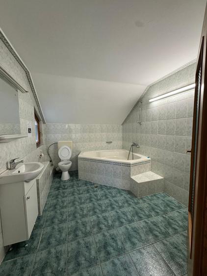 Spațiu comercial, de 200 mp, în Zorilor
