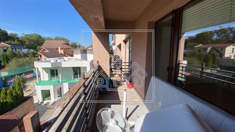 Apartament cu 3 camere decomandat în Calea Dumbrăvii