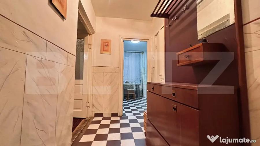 Apartament cu 3 camere decomandat, mobilat în Dacia