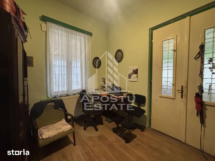 Casă cu 3 camere cu Teren 647 Mp în Girocului