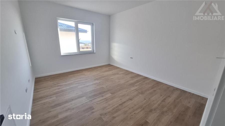 Casă cu 4 camere cu Teren 400 Mp în Rediu