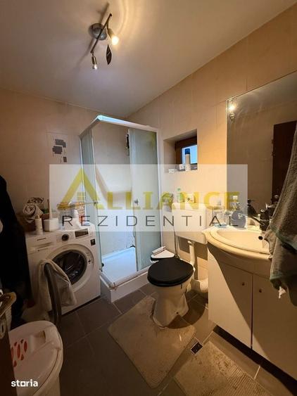 Casă cu 4 camere în Central