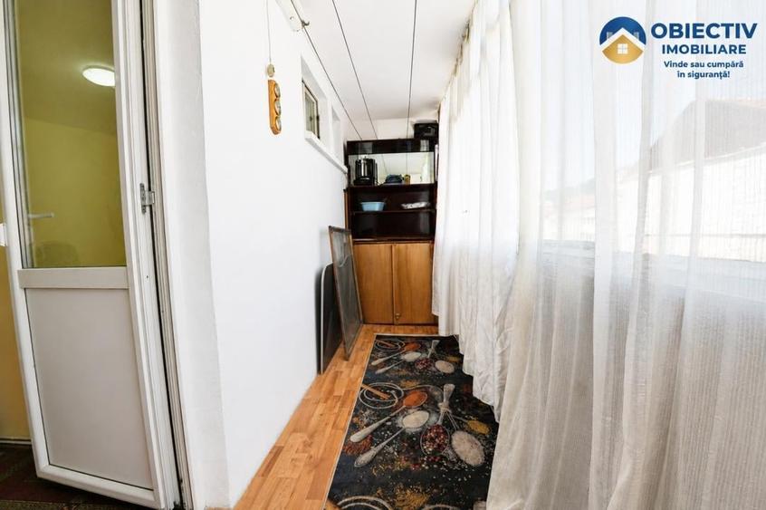 Apartament cu 3 camere decomandat în Dărmănești