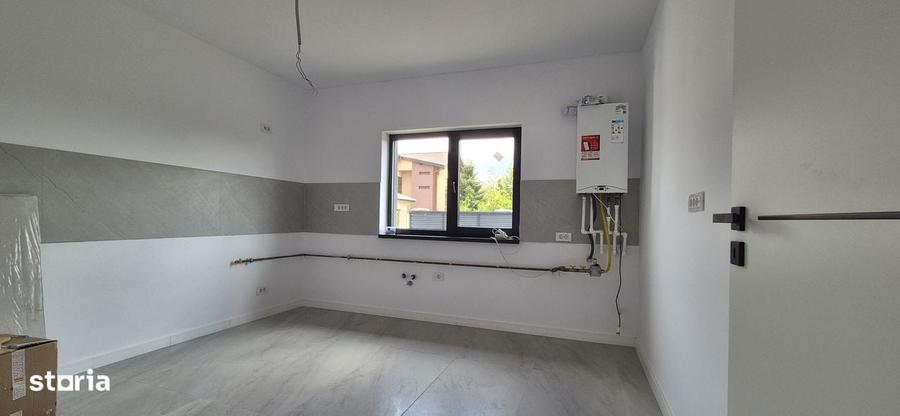 Casă cu 4 camere în Clinceni