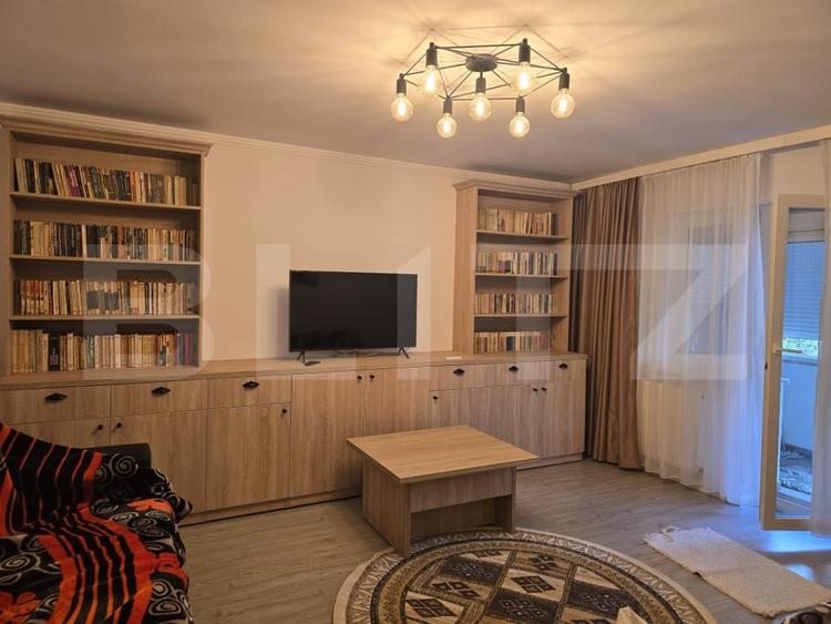 Apartament cu 3 camere decomandat, mobilat în Micro 16