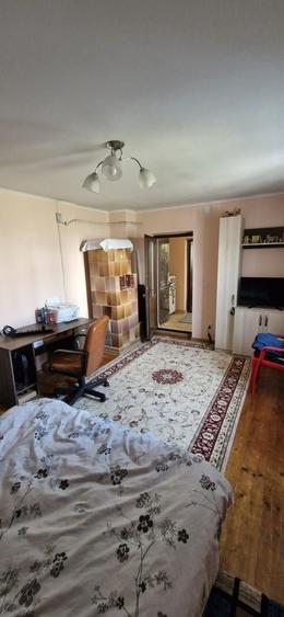 Apartament cu 2 camere semidecomandat în Periferie