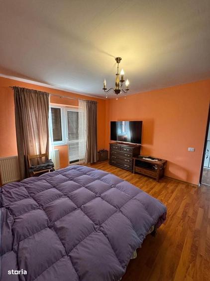 Casă cu 4 camere decomandat cu Teren 427 Mp în Central