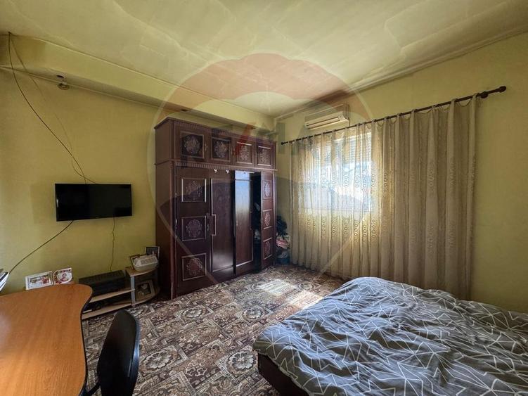 Casă individuală cu 4 camere cu Teren 450 Mp în Șega