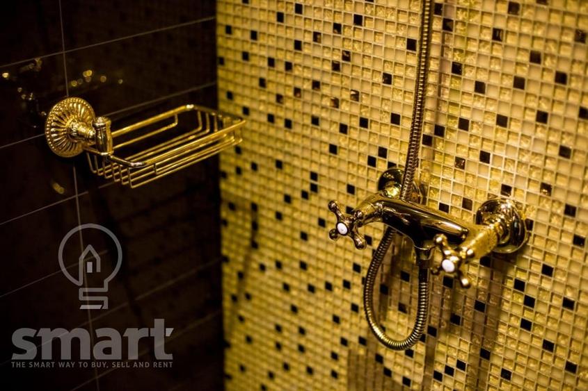 Apartament cu 3 camere semidecomandat, mobilat în Central