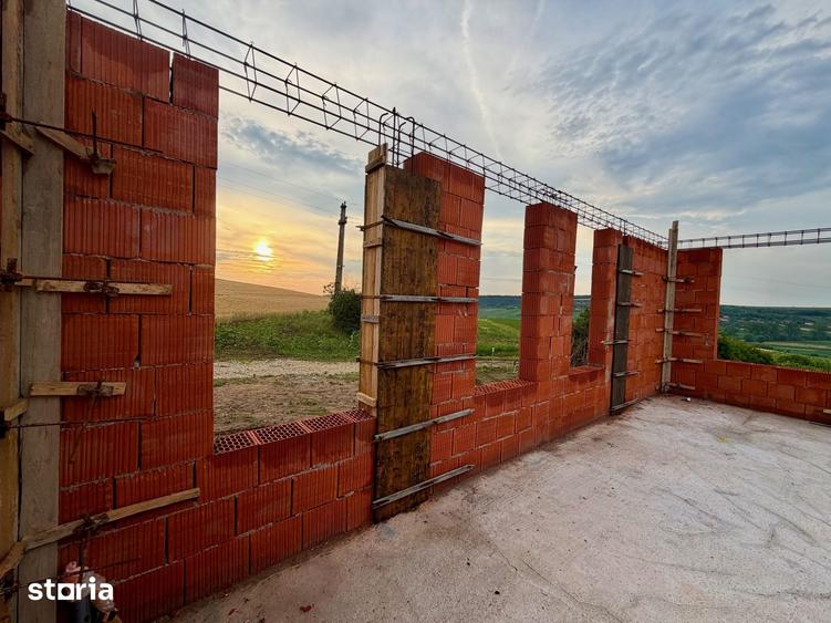 Casă cu 3 camere cu Teren 502 Mp în Hidiș