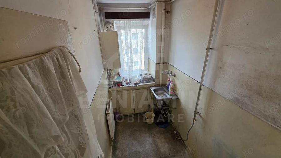 Apartament cu 2 camere semidecomandat în Florilor