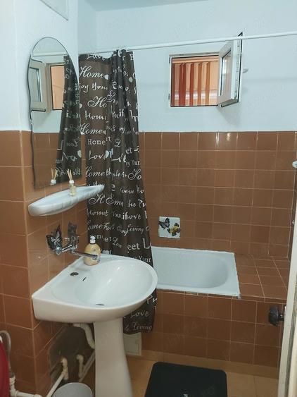 Garsonieră decomandată în Hipodrom