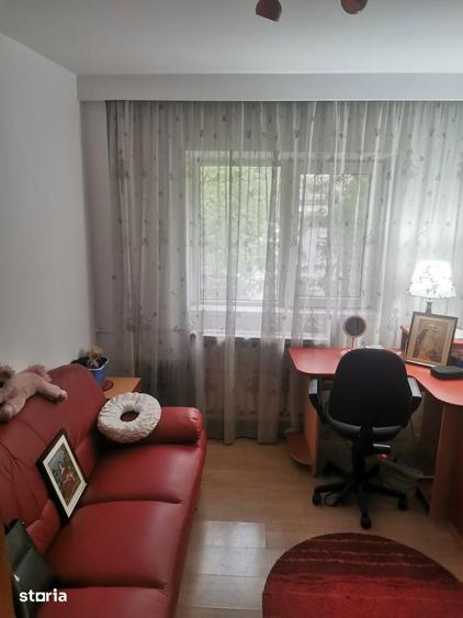 Apartament cu 3 camere decomandat, mobilat în Rahova