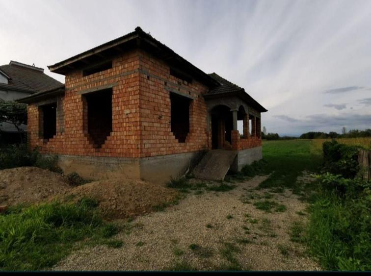 Casă cu 4 camere în Bătarci