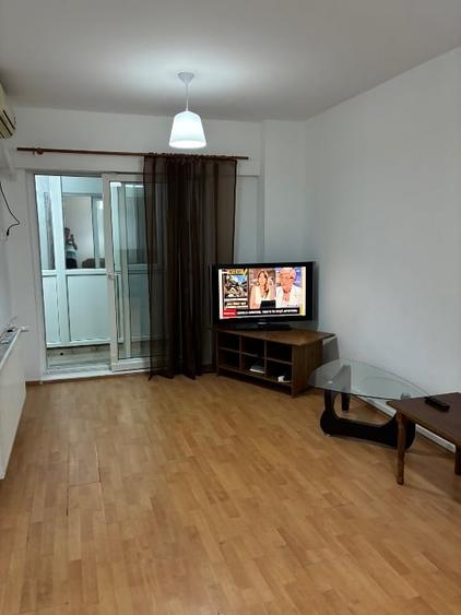 Apartament cu 2 camere decomandat, mobilat în Băneasa